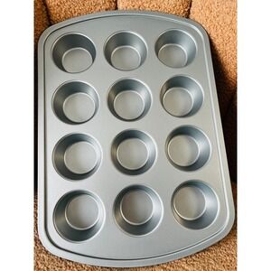 Pampered Chef Muffin Pan 12 Cup Nonstick Bakeware Turquoise Blue Cupcake Pan